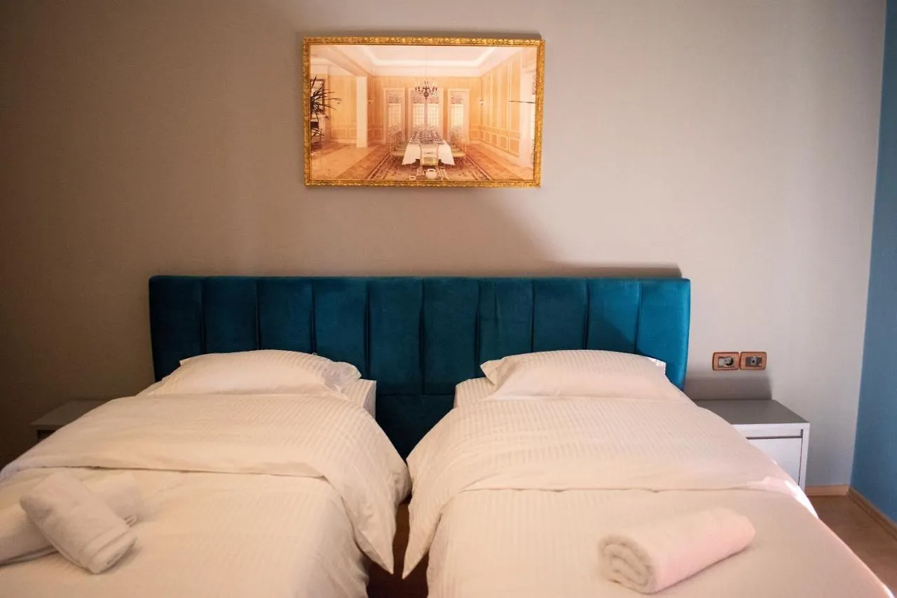 Hotel Tirona