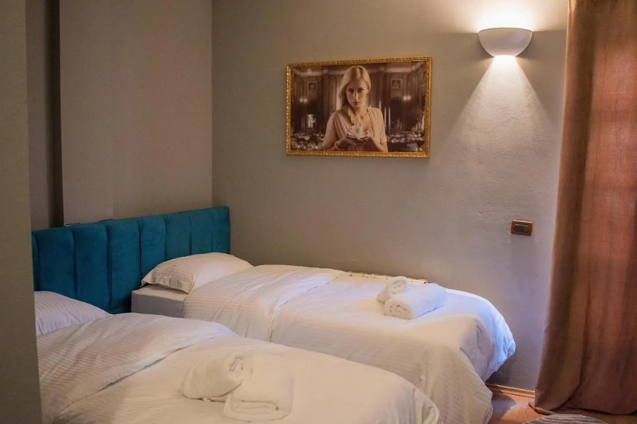 Hotel Tirona