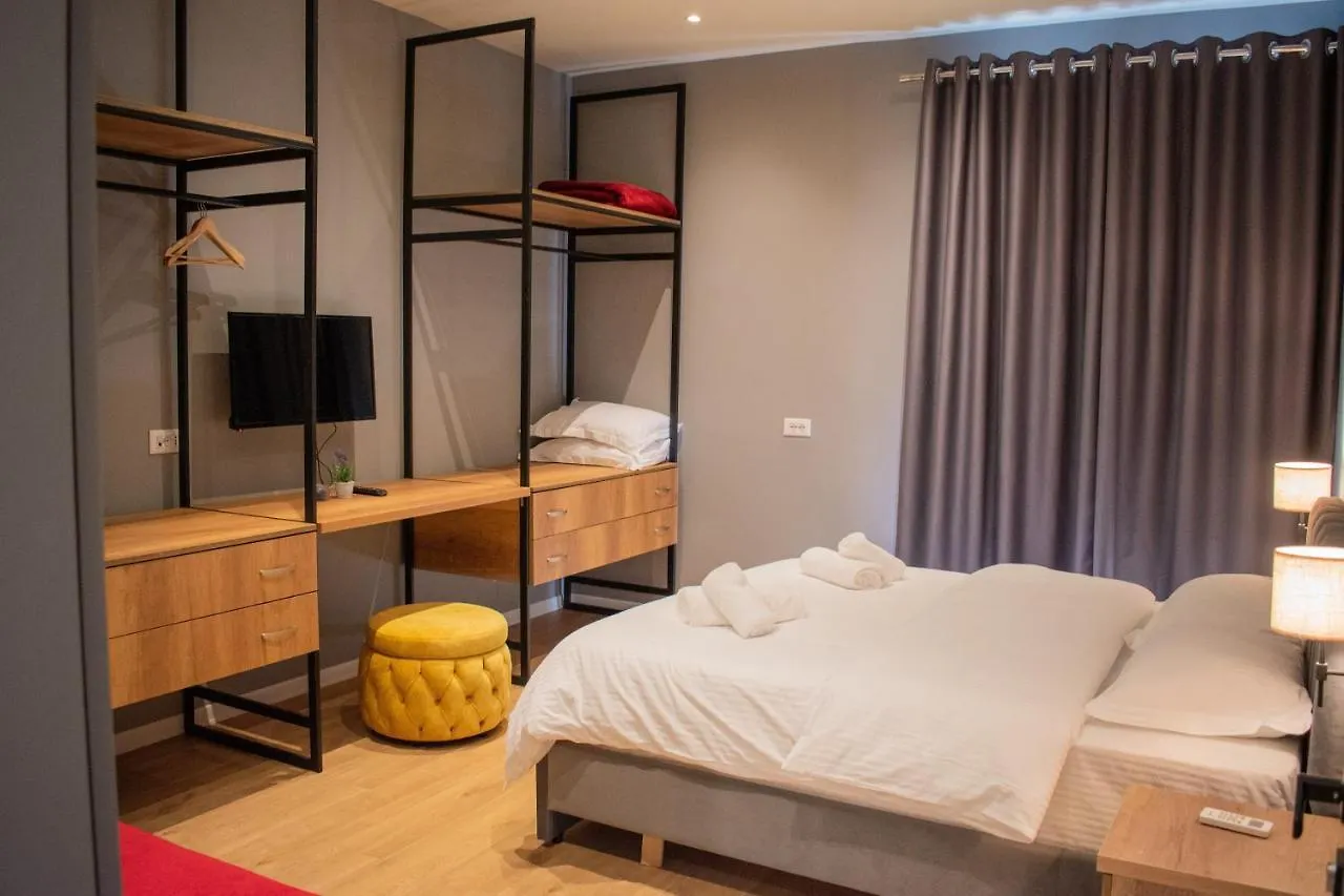 Hotel Tirona טיראנה