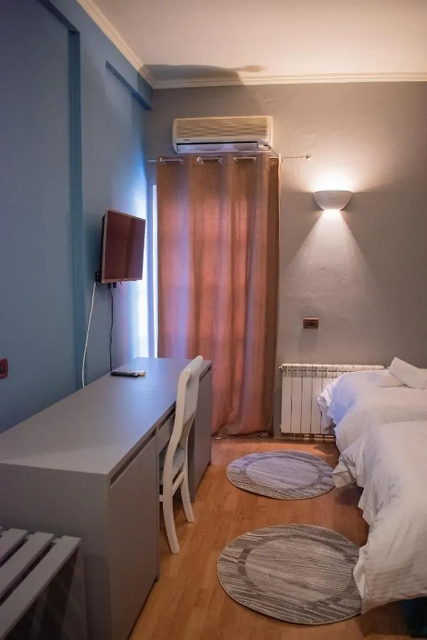Hotel Tirona