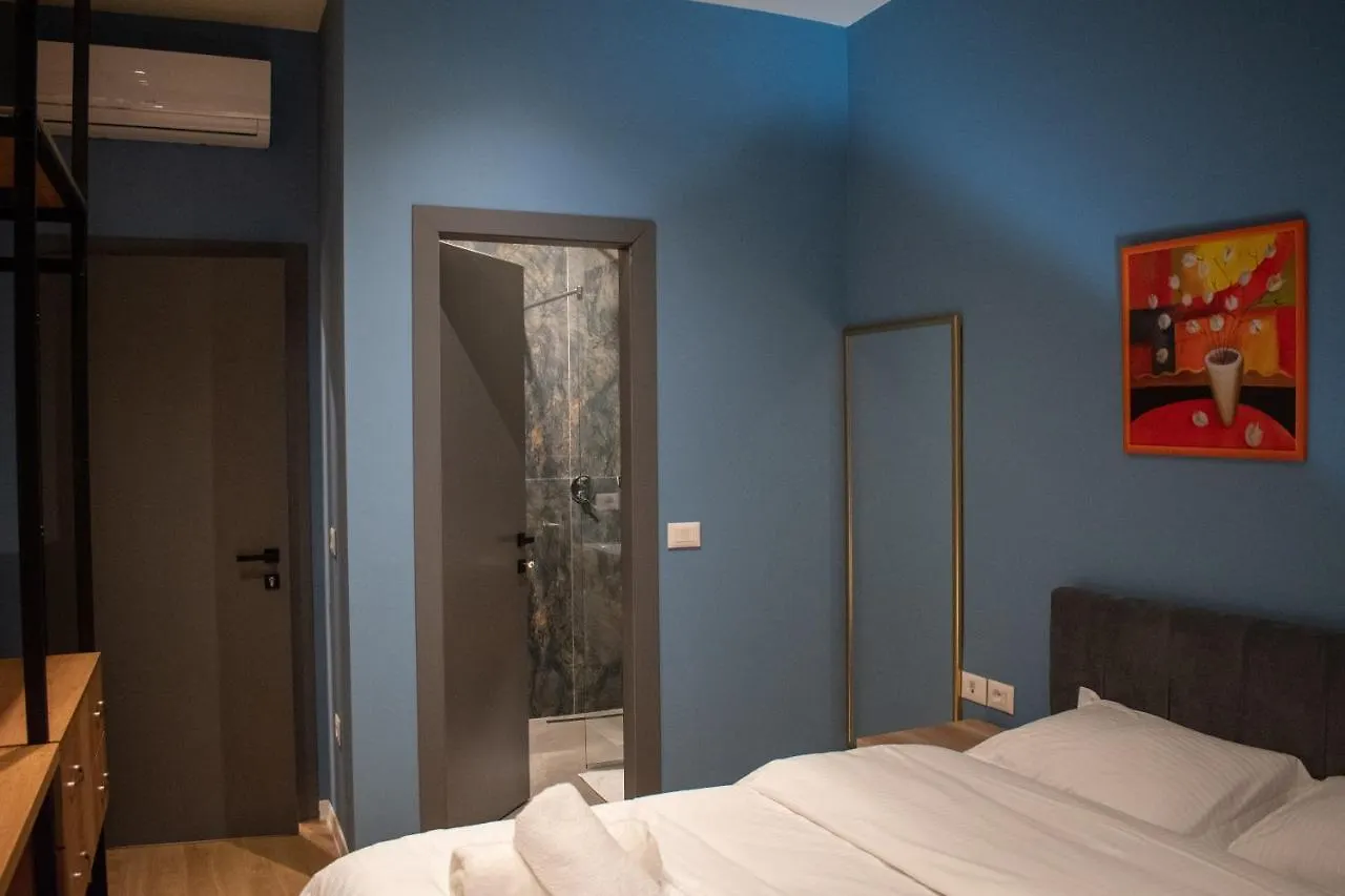 Hotel Tirona 0*, טיראנה אלבניה