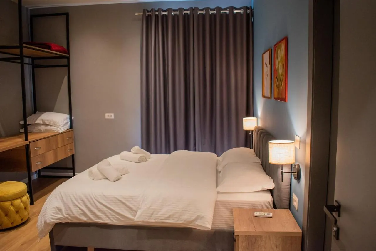 Hotel Tirona טיראנה